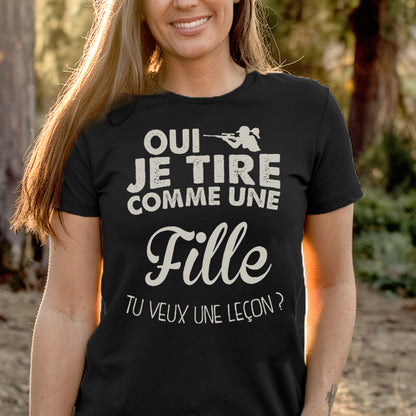 Oui Je Tire Comme Une Fille T-Shirt